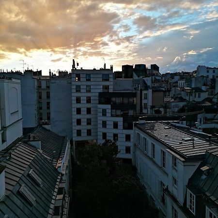 Martyrs Apartment Париж Екстериор снимка