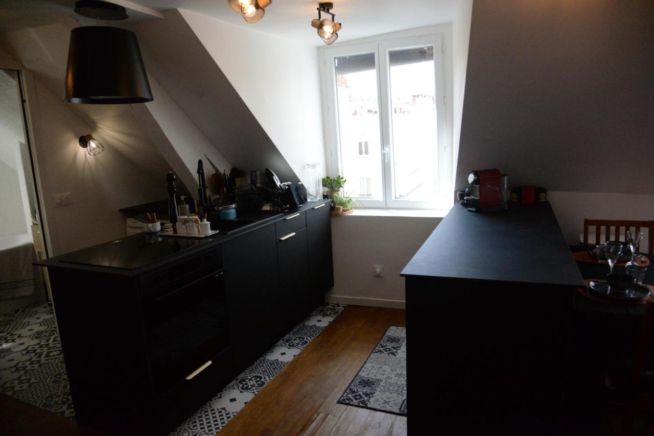 Martyrs Apartment Париж Екстериор снимка