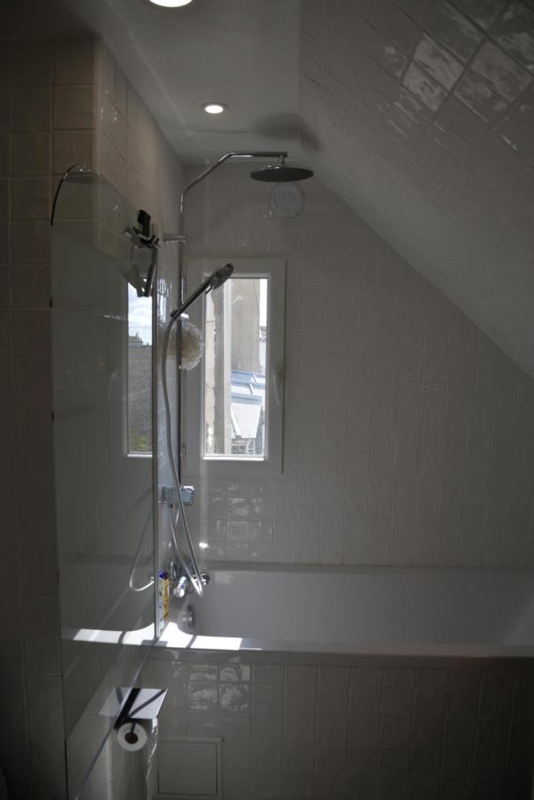 Martyrs Apartment Париж Екстериор снимка